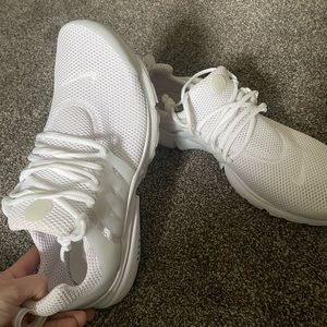 Mens Nike tennis shoes